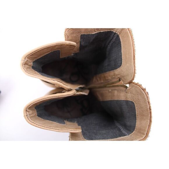 OTBT VAGABOND BOOTIE in the Color OTTER Size 6.5 EUC - Picture 2 of 10